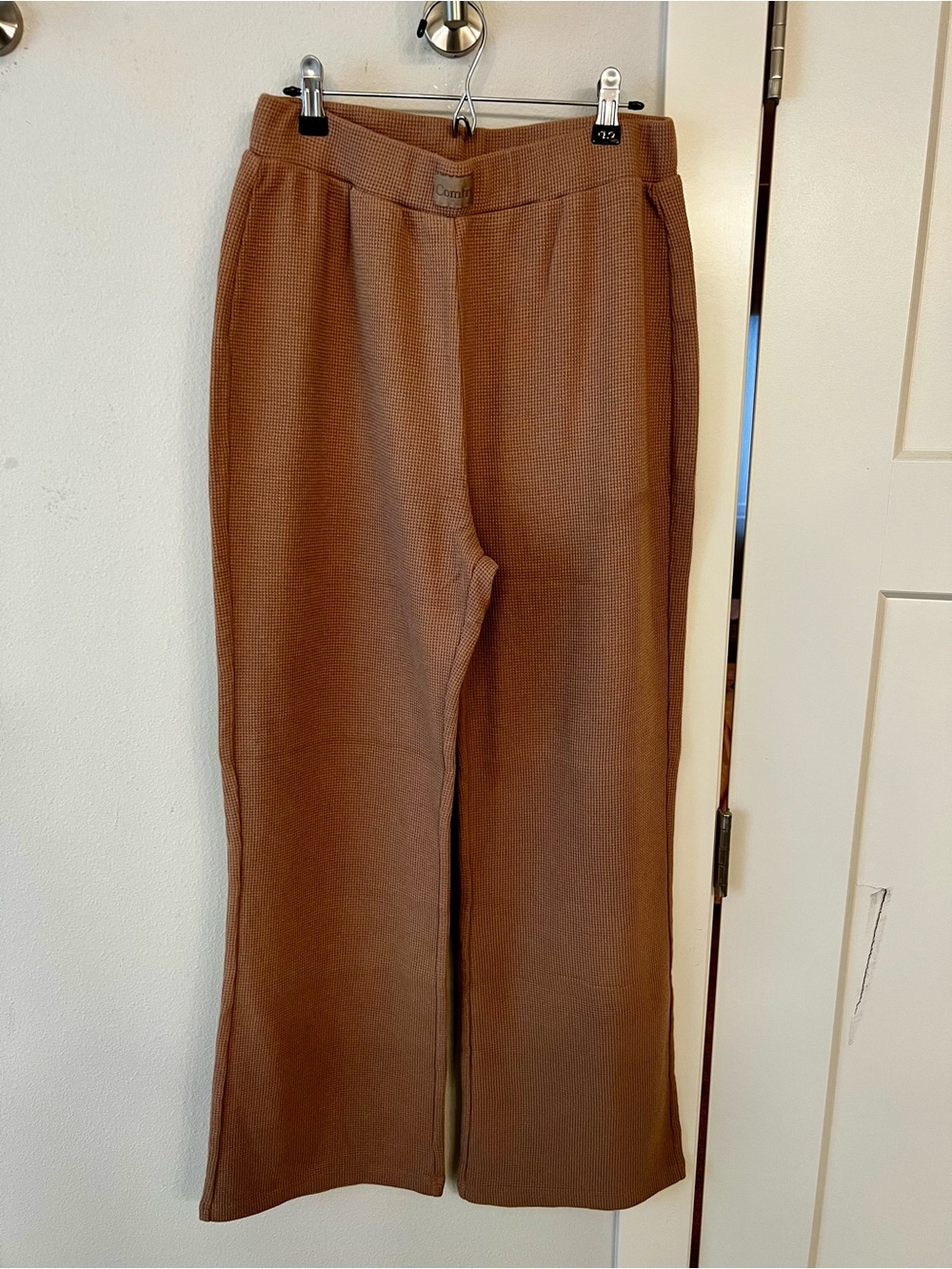 Comfrt Wide-Leg Knit Pants — Brown